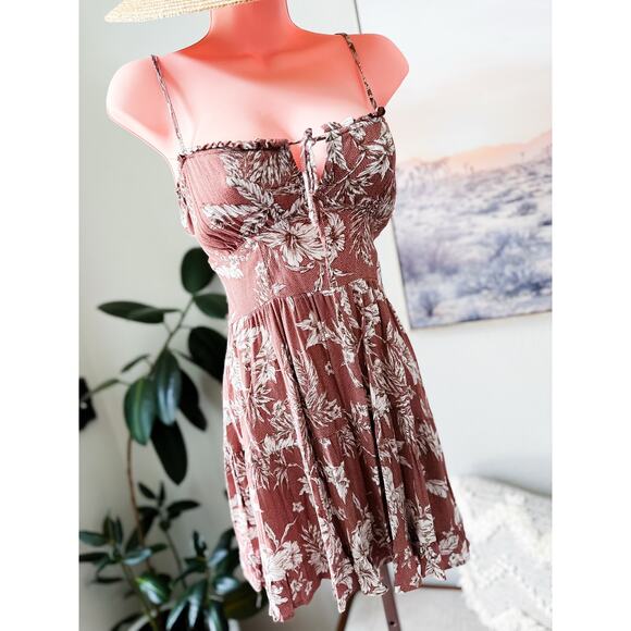 Sunset blooms Skylar + Madison flirty bandeau cleavage twirl cami mini dress - Picture 1 of 5
